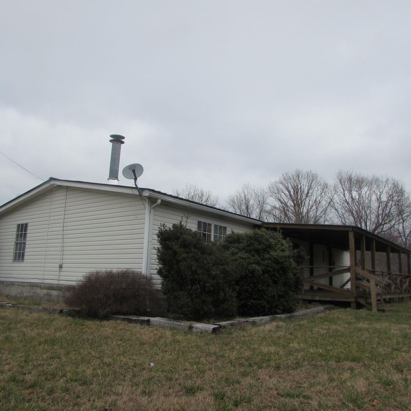 698 Jurgens Road Rd, Robbins, TN 37852