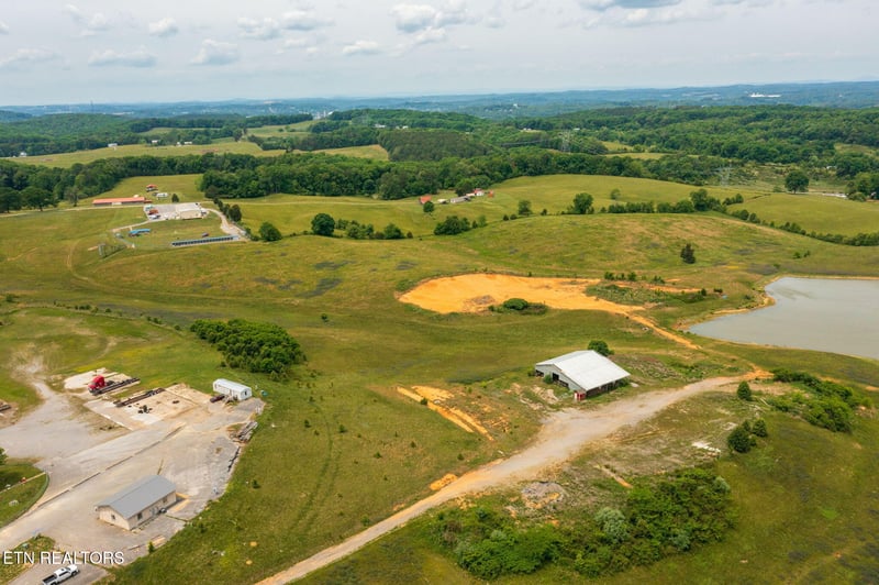 6997 Davis Ferry Rd, Loudon, TN 37774