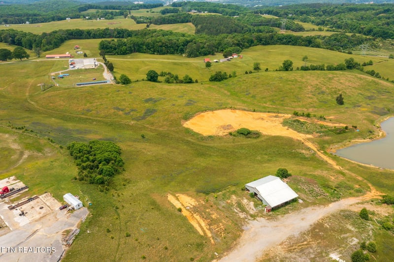 6997 Davis Ferry Rd, Loudon, TN 37774