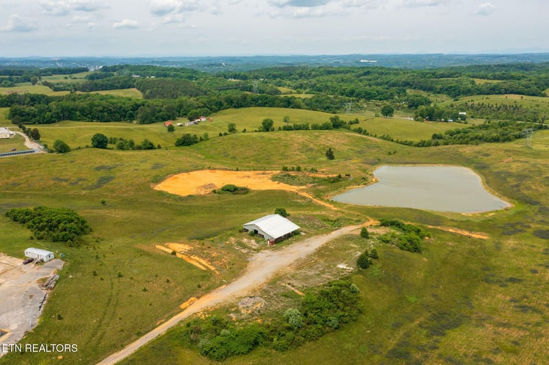6997 Davis Ferry Rd, Loudon, TN 37774