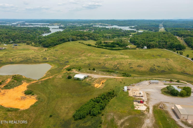 6997 Davis Ferry Rd, Loudon, TN 37774