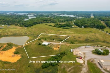 6997 Davis Ferry Rd, Loudon, TN 37774