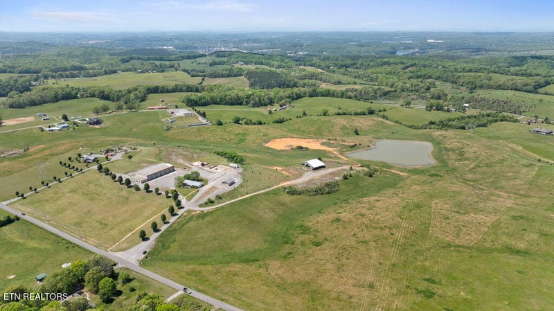 6999 Davis Ferry Rd, Loudon, TN 37774