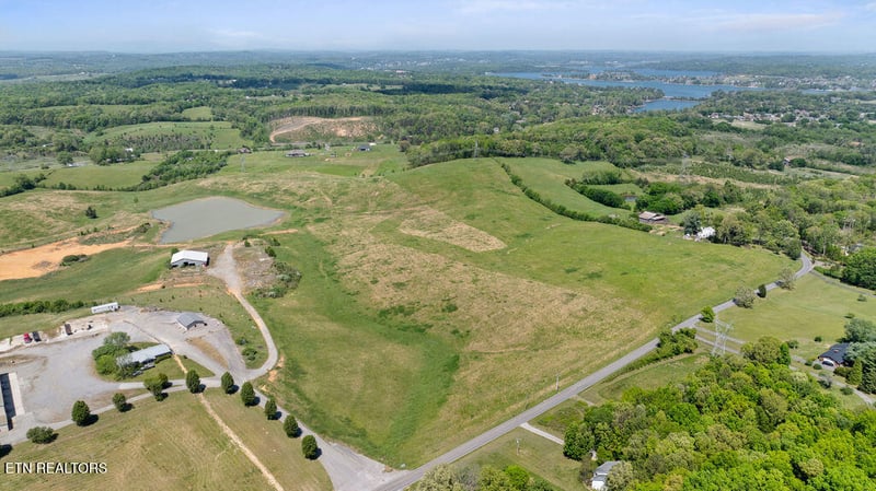 6999 Davis Ferry Rd, Loudon, TN 37774