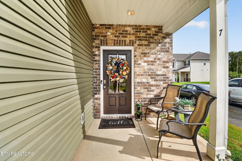 7 Cobblestone Ct, Clinton, TN 37716