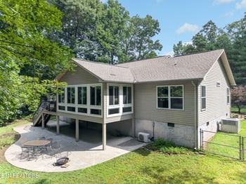 7 Coyote Ct, Crossville, TN 38572