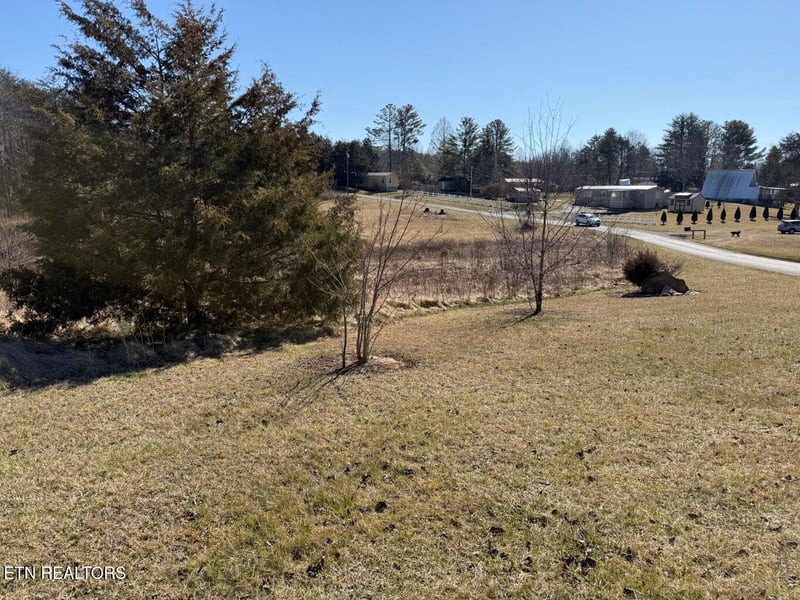 7 Crockett Lake Dr, Crossville, TN 38572