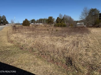 7 Crockett Lake Dr, Crossville, TN 38572