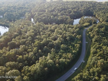 7 Cumberland Lakes Dr, Monterey, TN 38574
