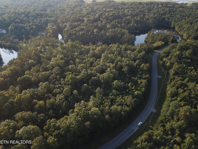 7 Cumberland Lakes Dr, Monterey, TN 38574