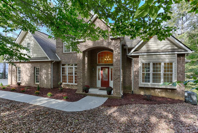 70 Hickory Tr, Norris, TN 37828