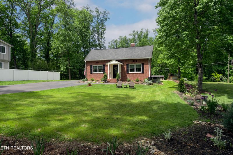 70 Pine Rd, Norris, TN 37828
