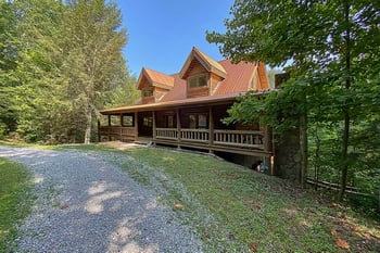 700 Bear Hollow Rd, Oneida, TN 37841