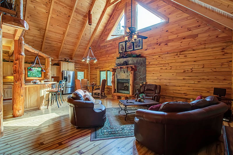 700 Bear Hollow Rd, Oneida, TN 37841