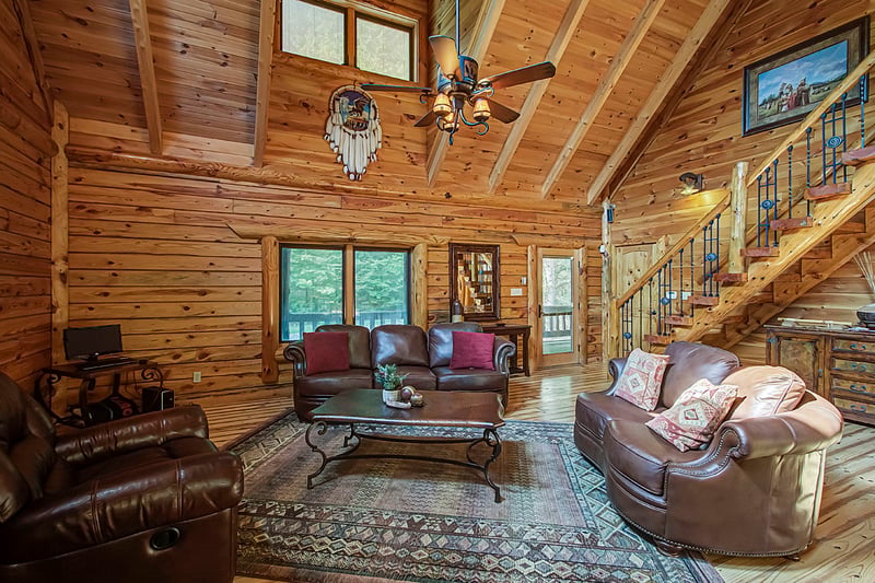700 Bear Hollow Rd, Oneida, TN 37841