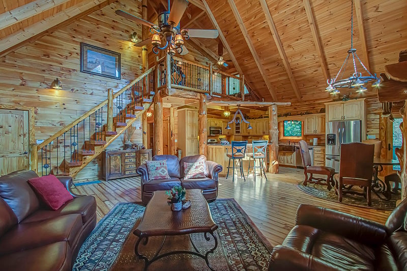 700 Bear Hollow Rd, Oneida, TN 37841