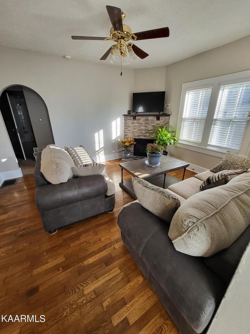 700 Cedar St, Loudon, TN 37774