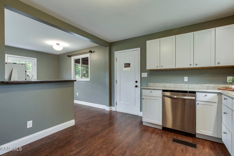 700 Centeroak Dr, Knoxville, TN 37920