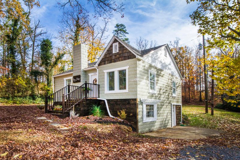 700 Cooper Rd, Strawberry Plains, TN 37871