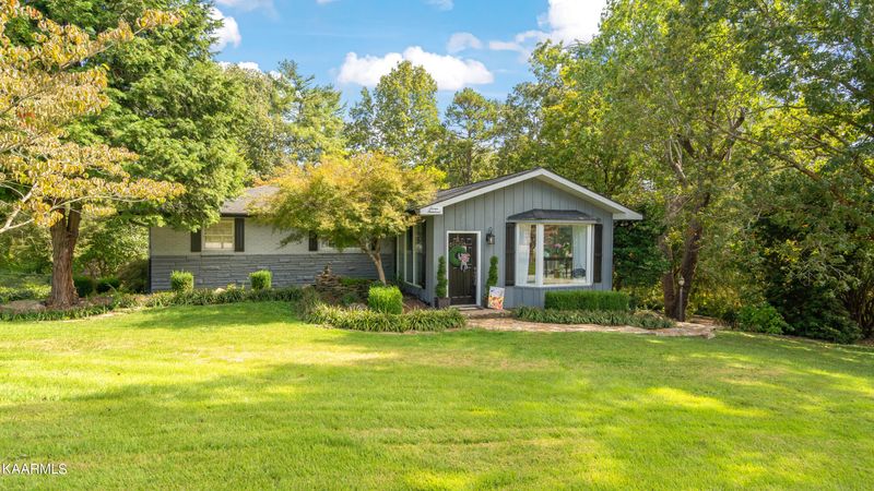 700 Crestview Dr, Rockwood, TN 37854