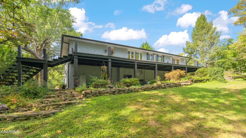 700 Crestview Dr, Rockwood, TN 37854