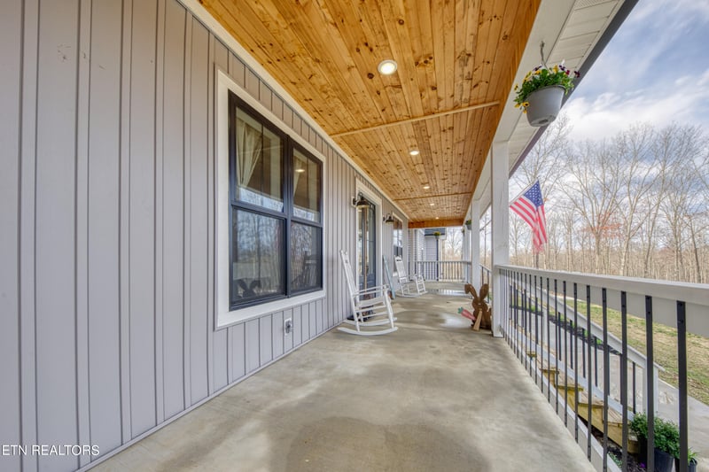 700 Evelyn Pvt Dr, Huntsville, TN 37756