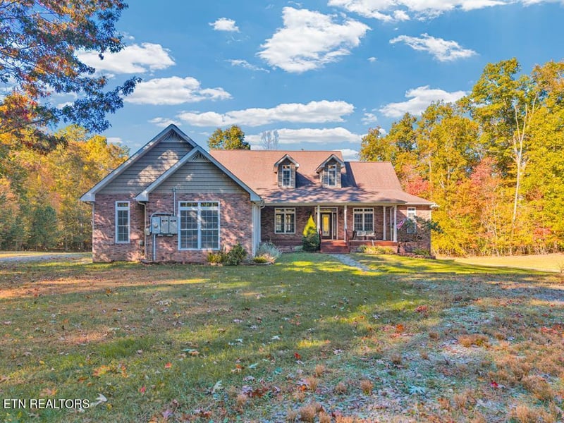 700 Falls Rd, Monterey, TN 38574
