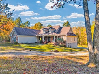 700 Falls Rd, Monterey, TN 38574