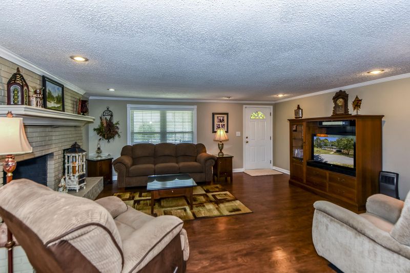 700 Heaton Rd, Greenback, TN 37742