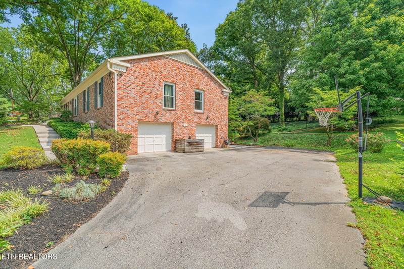 700 Kempton Rd, Knoxville, TN 37909