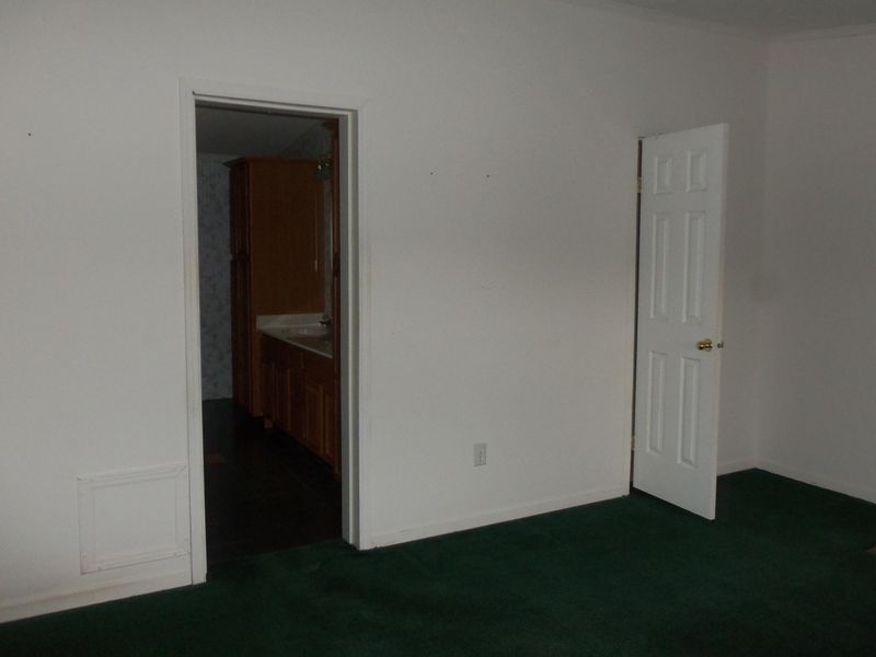 700 Lake Dr, Loudon, TN 37774