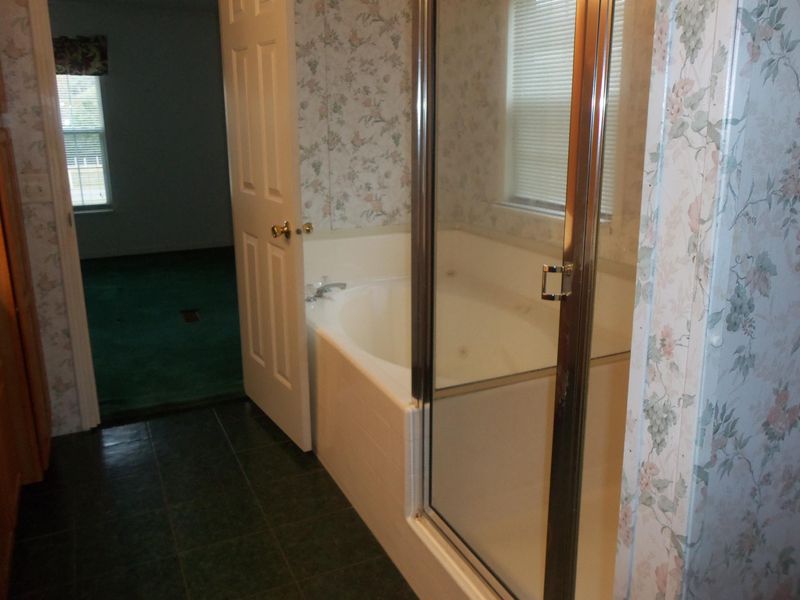 700 Lake Dr, Loudon, TN 37774