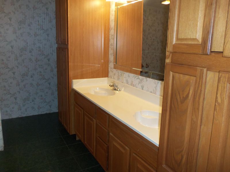 700 Lake Dr, Loudon, TN 37774