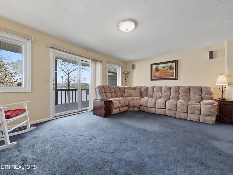700 Shanghai Landing Ln #8, Lafollette, TN 37766