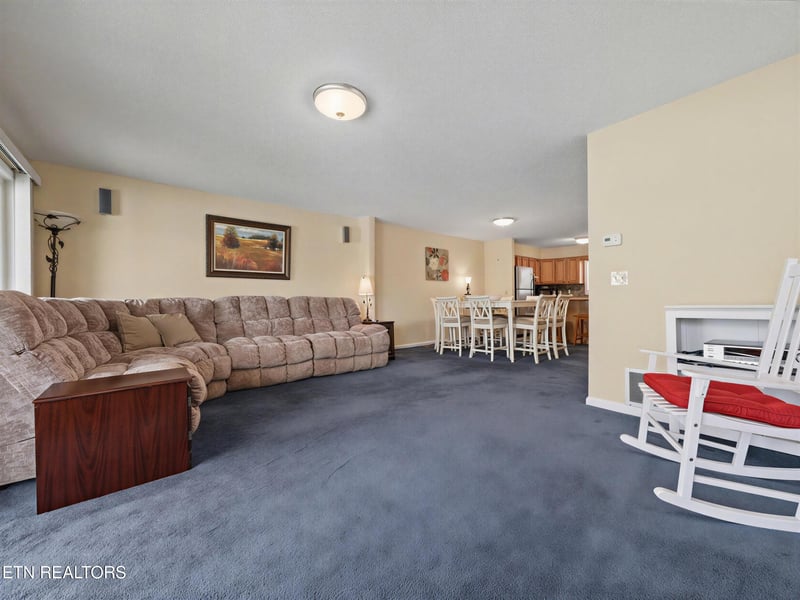 700 Shanghai Landing Ln #8, Lafollette, TN 37766