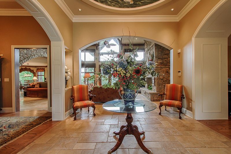 700 Summit Hill Dr, Greenback, TN 37742