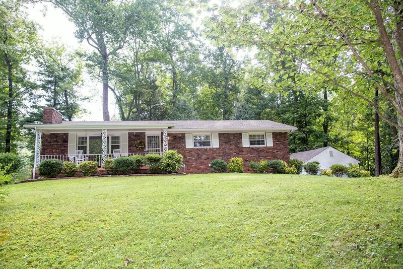 700 Summit View Rd, Knoxville, TN 37920