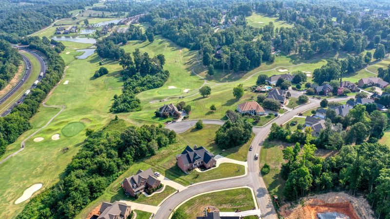 700 Timberline Dr, Lenoir City, TN 37772