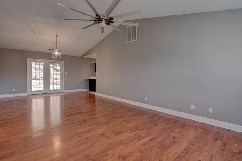 7000 Ghiradelli Rd, Knoxville, TN 37918