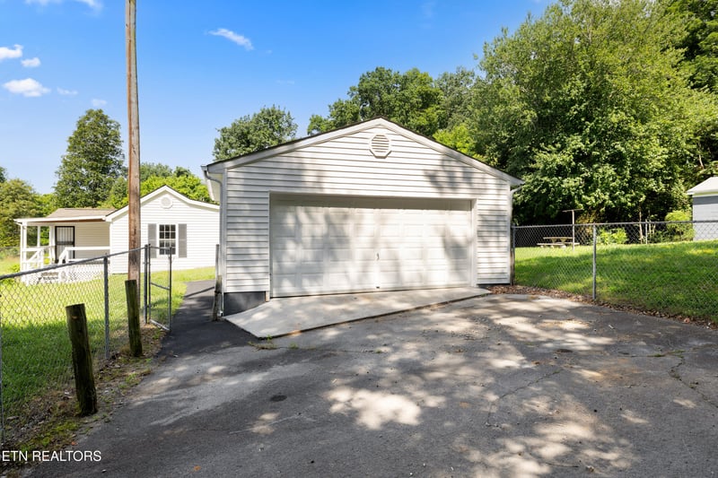 7001 Bert Newman Ln, Knoxville, TN 37931