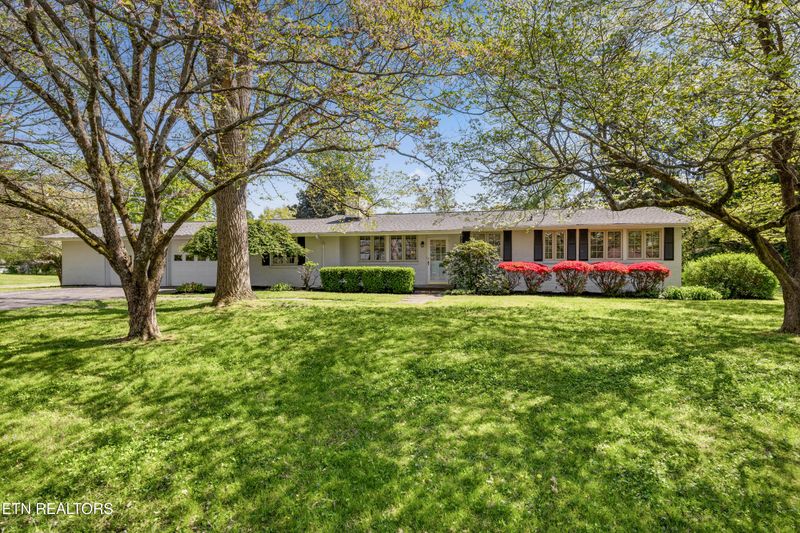 7002 Downing Dr, Knoxville, TN 37909
