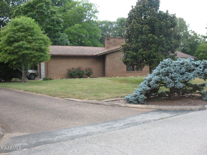 7004 Regency Rd, Knoxville, TN 37931