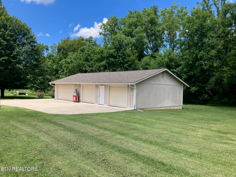 7004 Rollins Rd, Knoxville, TN 37918