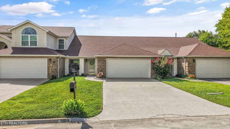 7004 Wakan Ln, Corryton, TN 37721
