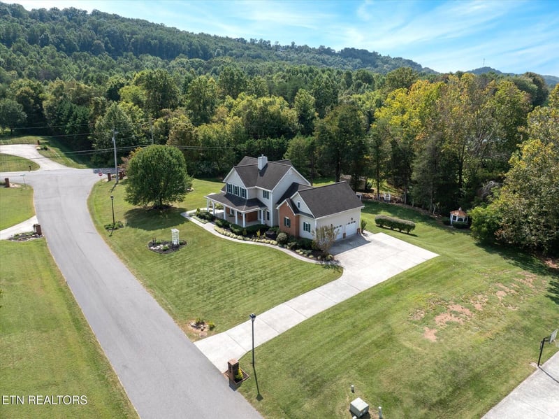 7007 Summer Oak Ln, Knoxville, TN 37918