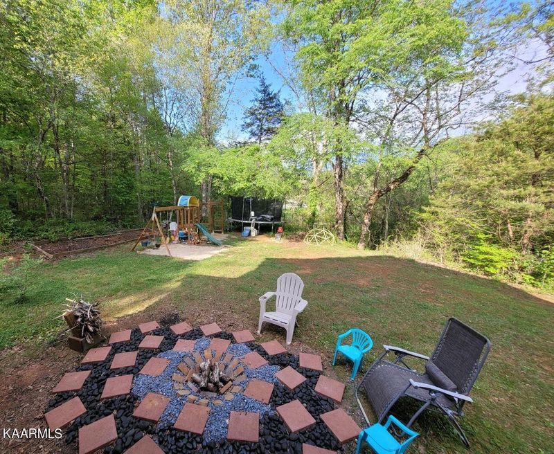701 Deer Cove Rd, Greenback, TN 37742