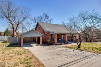 701 Gresham Rd, Knoxville, TN 37918