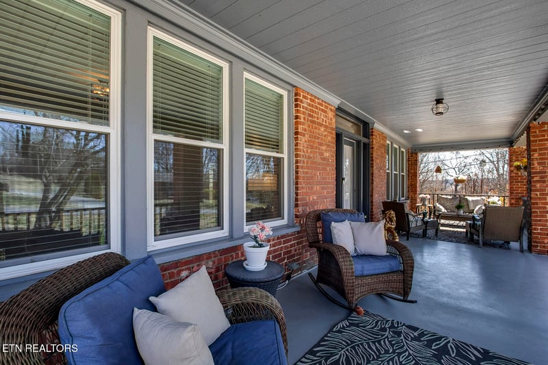 701 Gresham Rd, Knoxville, TN 37918
