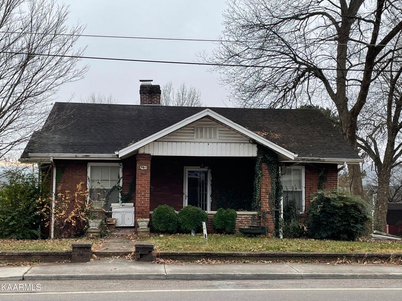 701 Mulberry St, Loudon, TN 37774