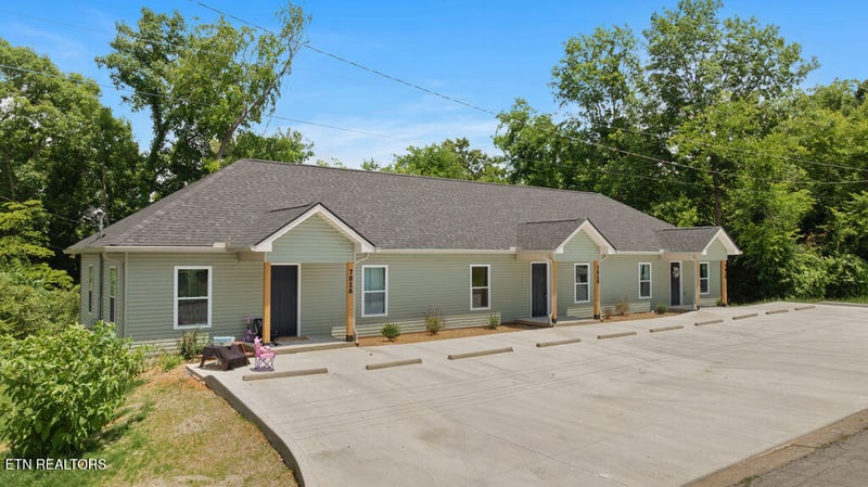 701 N F St, Lenoir City, TN 37771